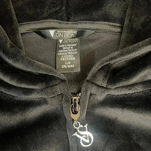 Victoria’s Secret On Point Black Full Zip Velour Hoodie Women’s size Large - Picture 8 of 13